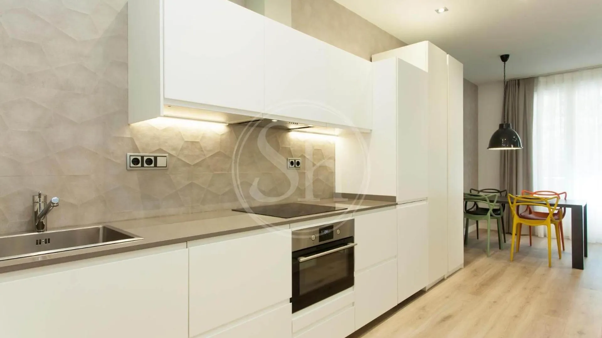 Tranquilo Alojamiento Cerca De Diagonal Barcelona Apartman